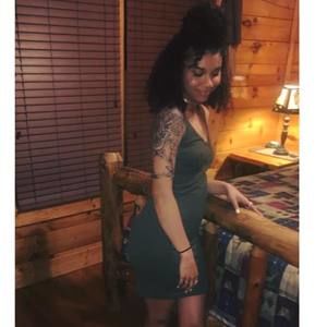 Meet your Posher, Ayala